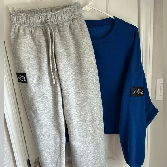 💙 Tiger Friday Set 💙 - Picture 2 of 8